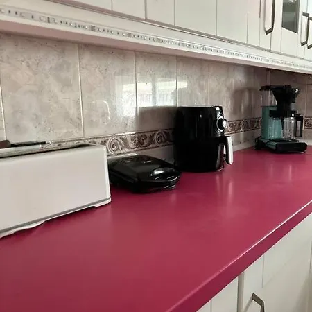 Con Piscina, Wi-fi, Balcon A Solo 2 Minutos De La Playa Апартаменты