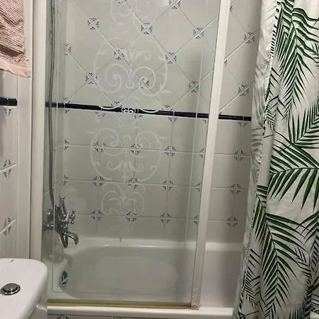 Con Piscina, Wi-fi, Balcon A Solo 2 Minutos De La Playa * Торевьиа