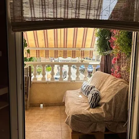 Con Piscina, Wi-fi, Balcon A Solo 2 Minutos De La Playa