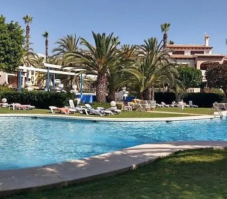 Con Piscina, Wi-fi, Balcon A Solo 2 Minutos De La Playa Апартаменты *