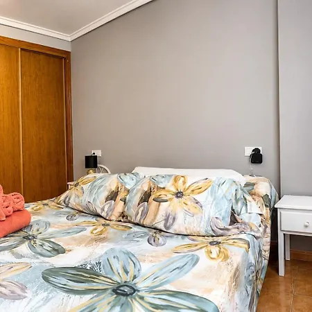 Con Piscina, Wi-fi, Balcon A Solo 2 Minutos De La Playa Апартаменты Торевьиа
